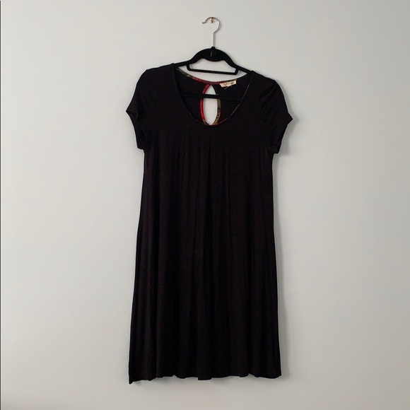 Black tshirt dress with keyhole opening in back - Picture 1 of 3